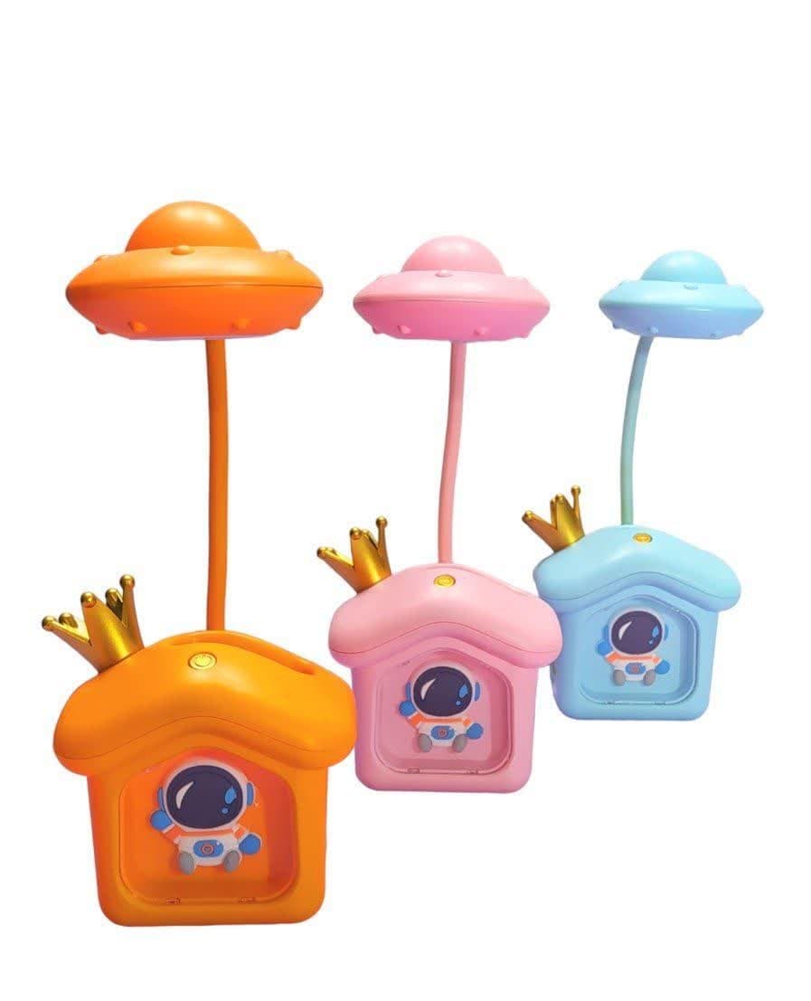 چراغ مطالعه و جاقلمی طرح کلبه فضانورد